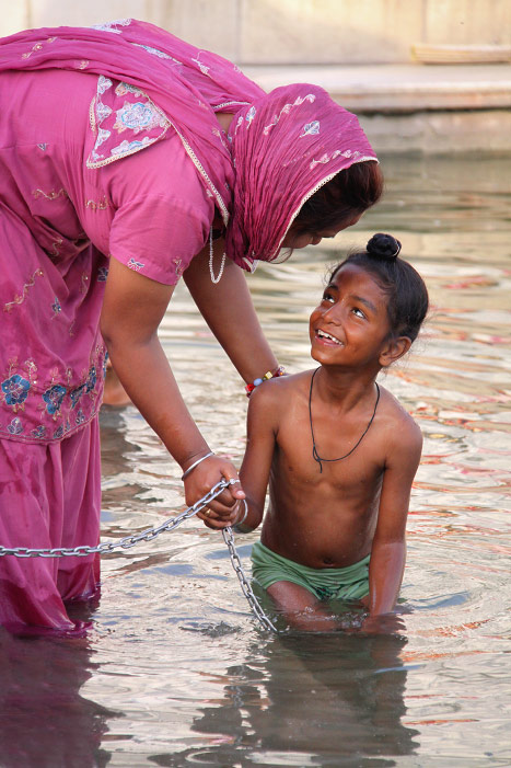 Moms Who Still Bathe With Sons